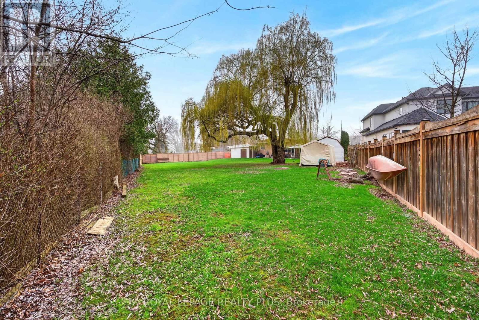 












1332 STANBURY ROAD

,
Oakville,




Ontario
L6L2J4


