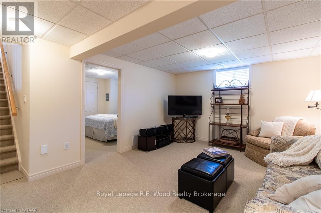 












6 ESSELTINE DRIVE

,
Tillsonburg,




Ontario
N4G0C3

