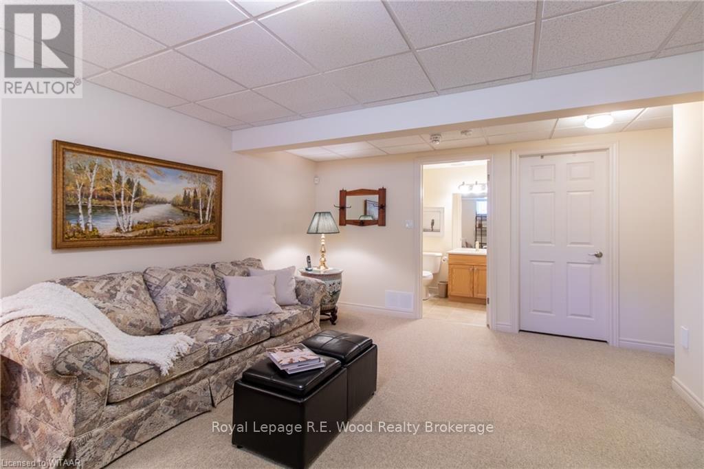 












6 ESSELTINE DRIVE

,
Tillsonburg,




Ontario
N4G0C3


