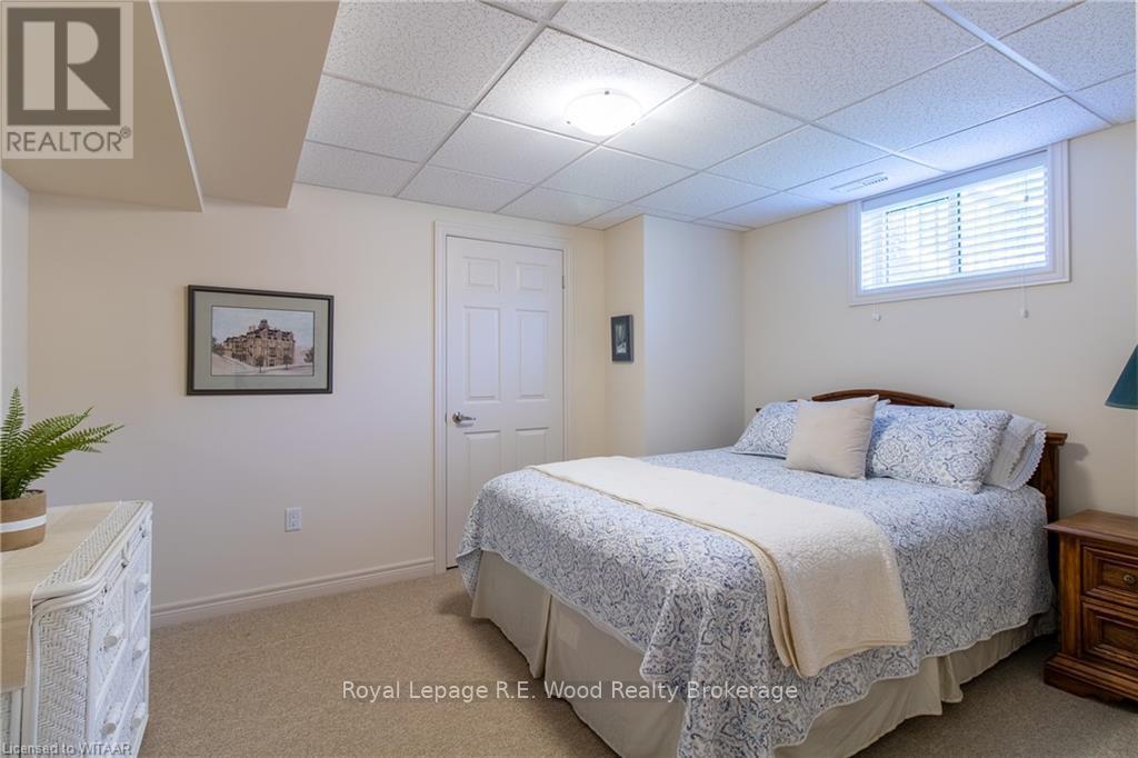 












6 ESSELTINE DRIVE

,
Tillsonburg,




Ontario
N4G0C3

