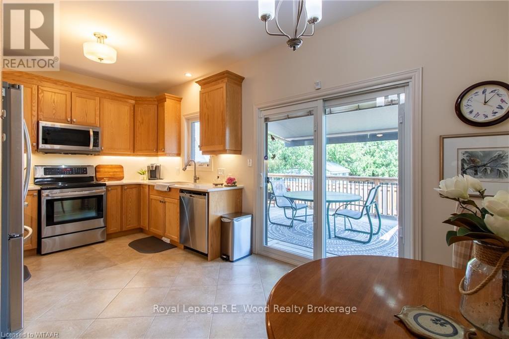 












6 ESSELTINE DRIVE

,
Tillsonburg,




Ontario
N4G0C3

