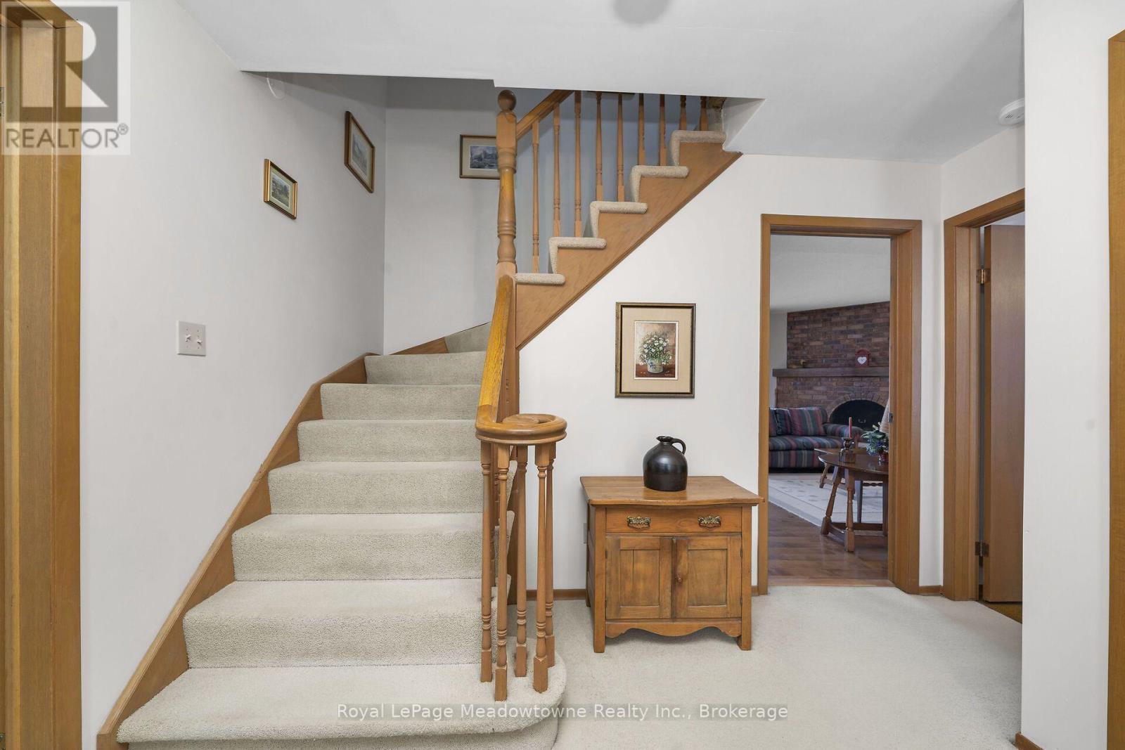 












12170 SIXTH LINE NASSAGAWEYA

,
Milton (NA Rural Nassagaweya),




Ontario
L7J2L7


