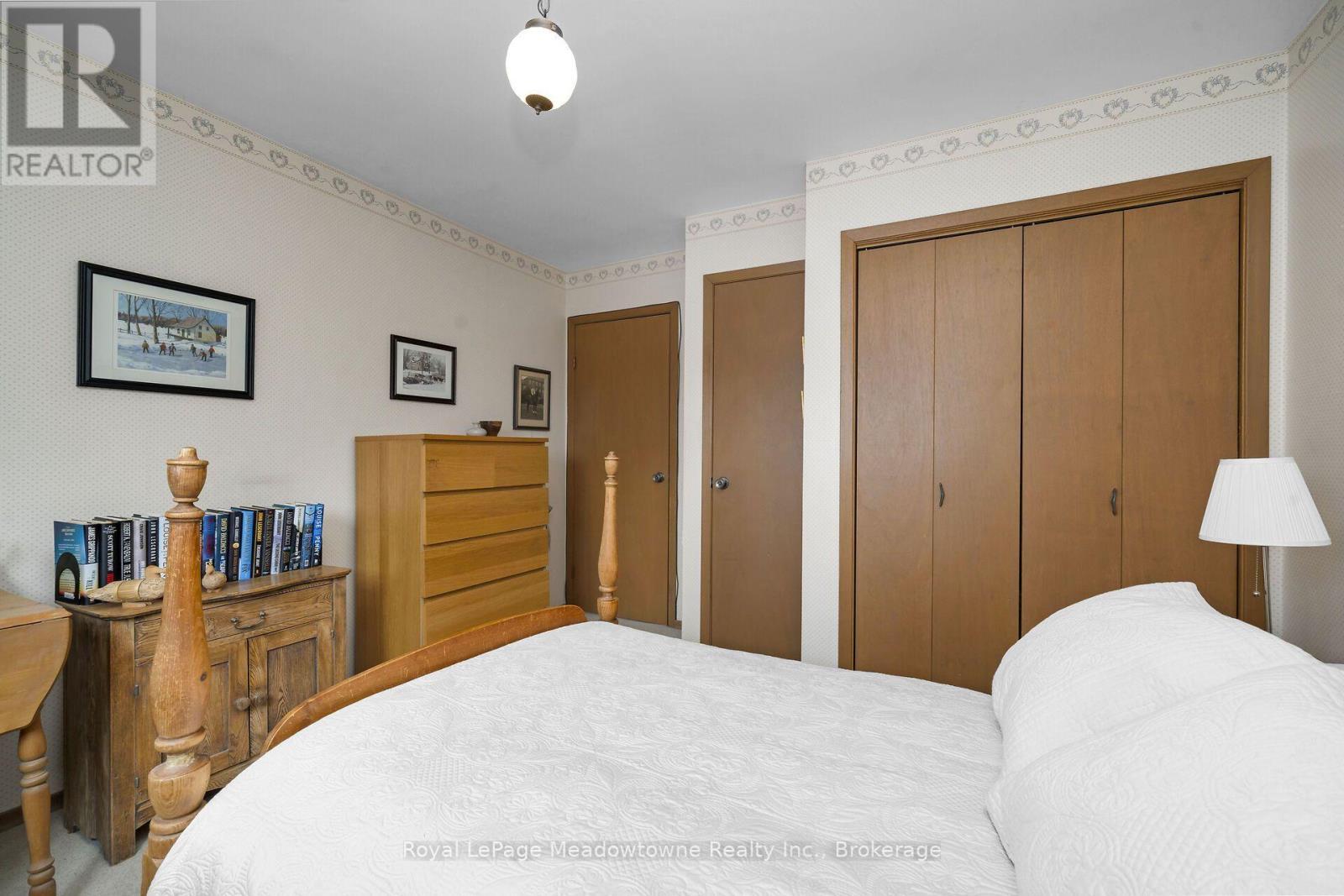 












12170 SIXTH LINE NASSAGAWEYA

,
Milton (NA Rural Nassagaweya),




Ontario
L7J2L7

