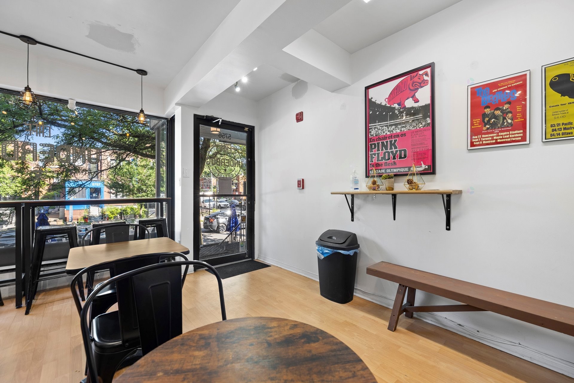 









5756


Av. de Monkland

,
Montréal (Côte-des-Neiges/Notre-Dame-de-Grâce),




QC
H4A1E9

