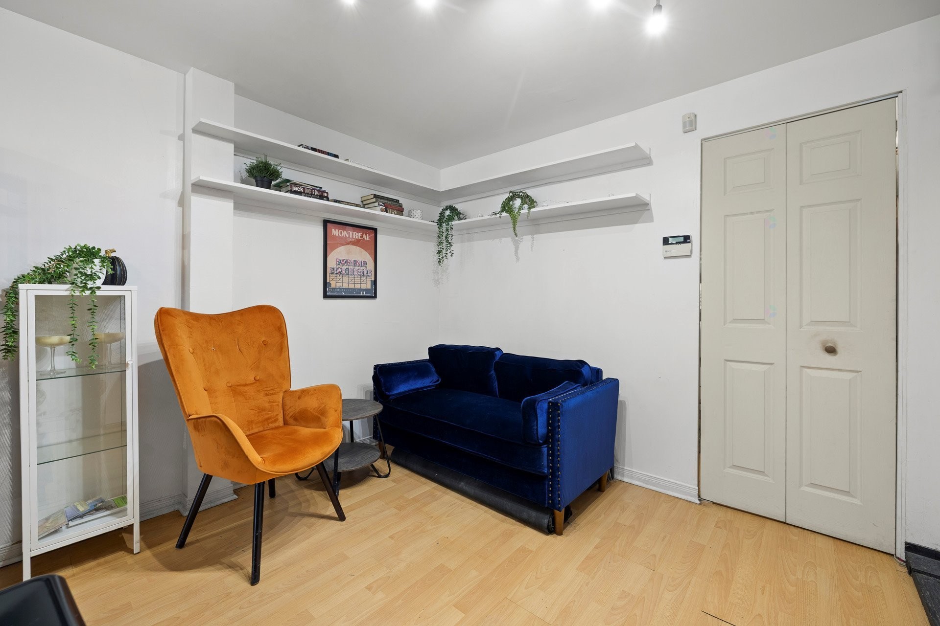 









5756


Av. de Monkland

,
Montréal (Côte-des-Neiges/Notre-Dame-de-Grâce),




QC
H4A1E9

