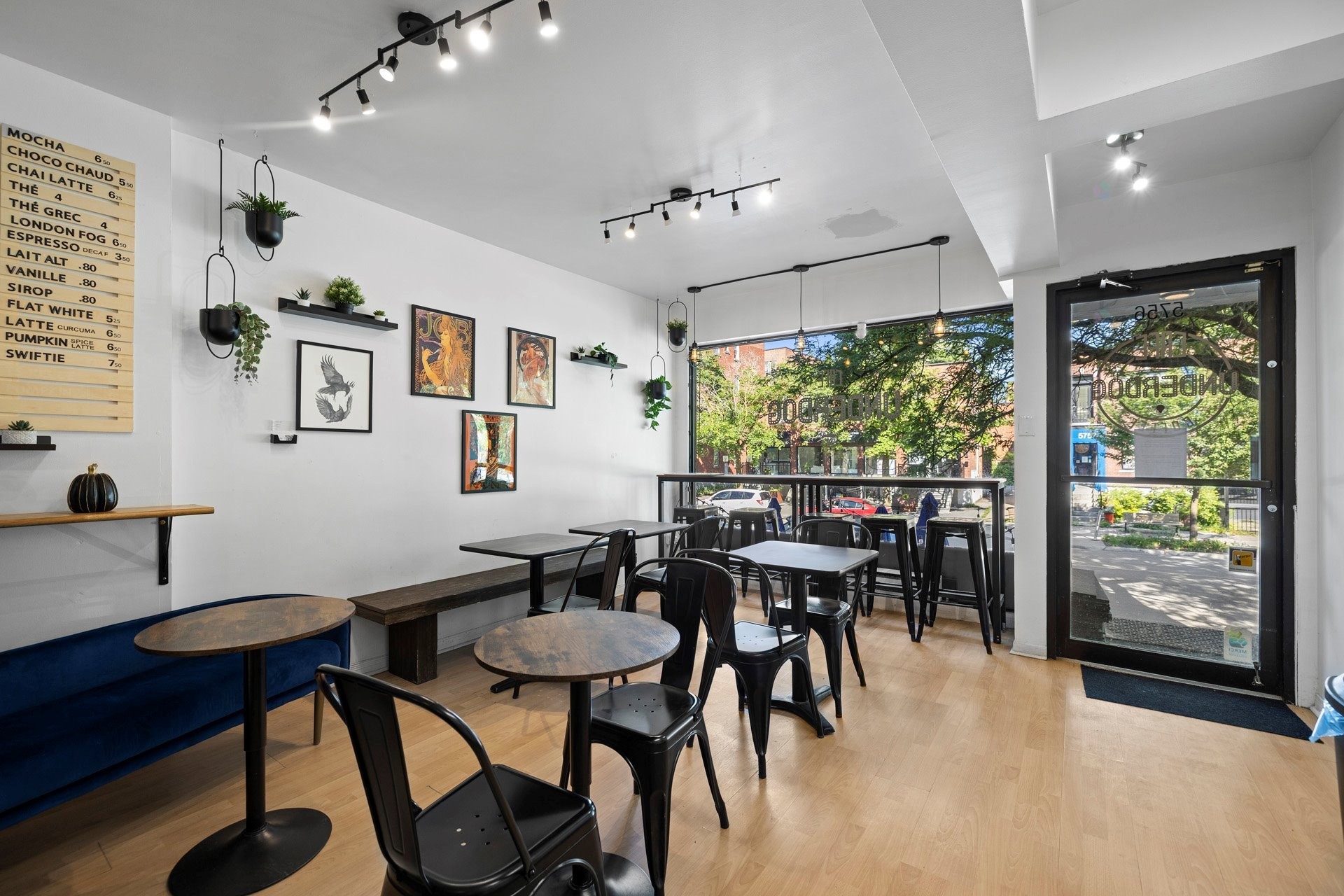 









5756


Av. de Monkland

,
Montréal (Côte-des-Neiges/Notre-Dame-de-Grâce),




QC
H4A1E9

