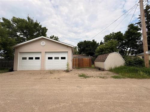 This garage is a beauty!!