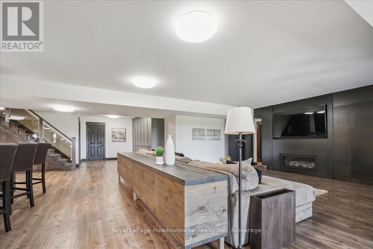 












8837 WELLINGTON ROAD 124

,
Erin,




Ontario
N1H6H7

