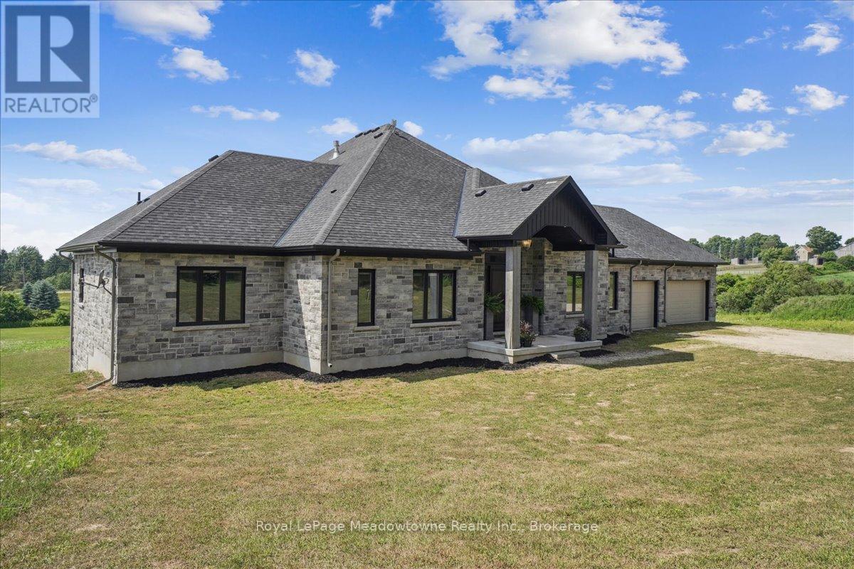 












8837 WELLINGTON ROAD 124

,
Erin,




Ontario
N1H6H7

