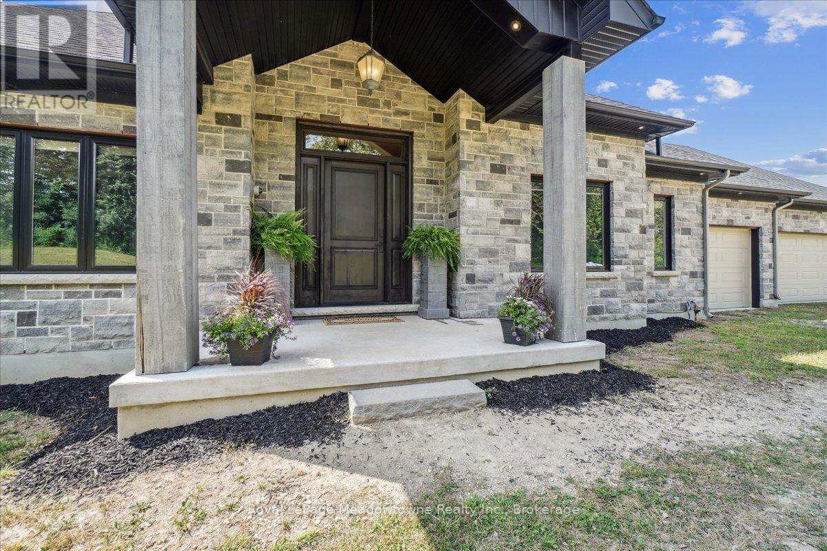












8837 WELLINGTON ROAD 124

,
Erin,




Ontario
N1H6H7

