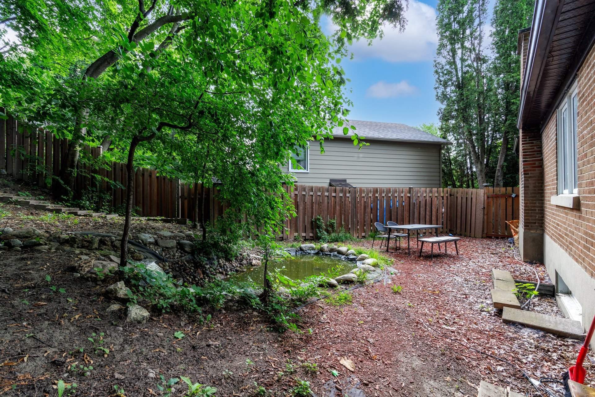 









8


Av. Clearview

,
Pointe-Claire,




QC
H9R3C5

