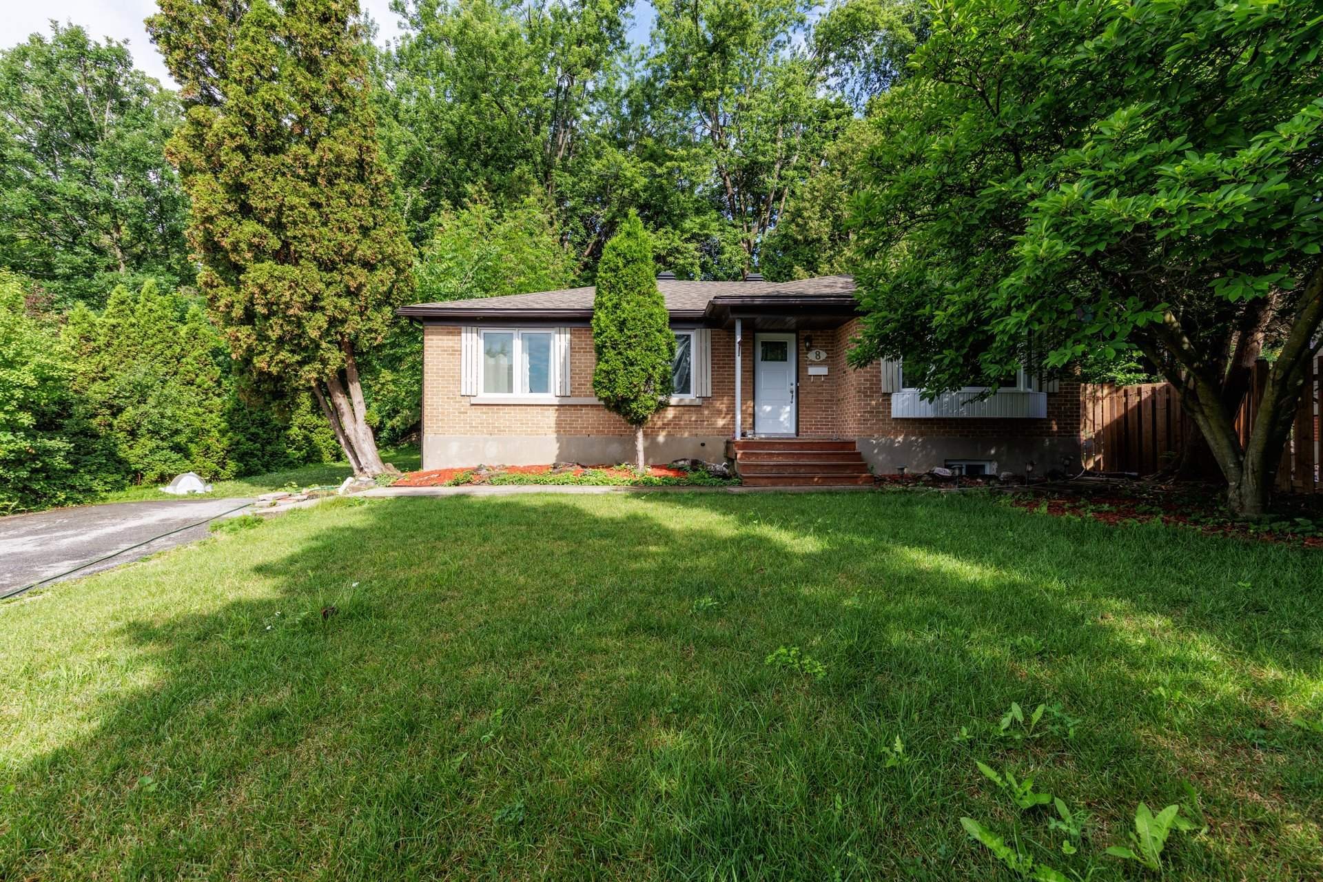 









8


Av. Clearview

,
Pointe-Claire,




QC
H9R3C5

