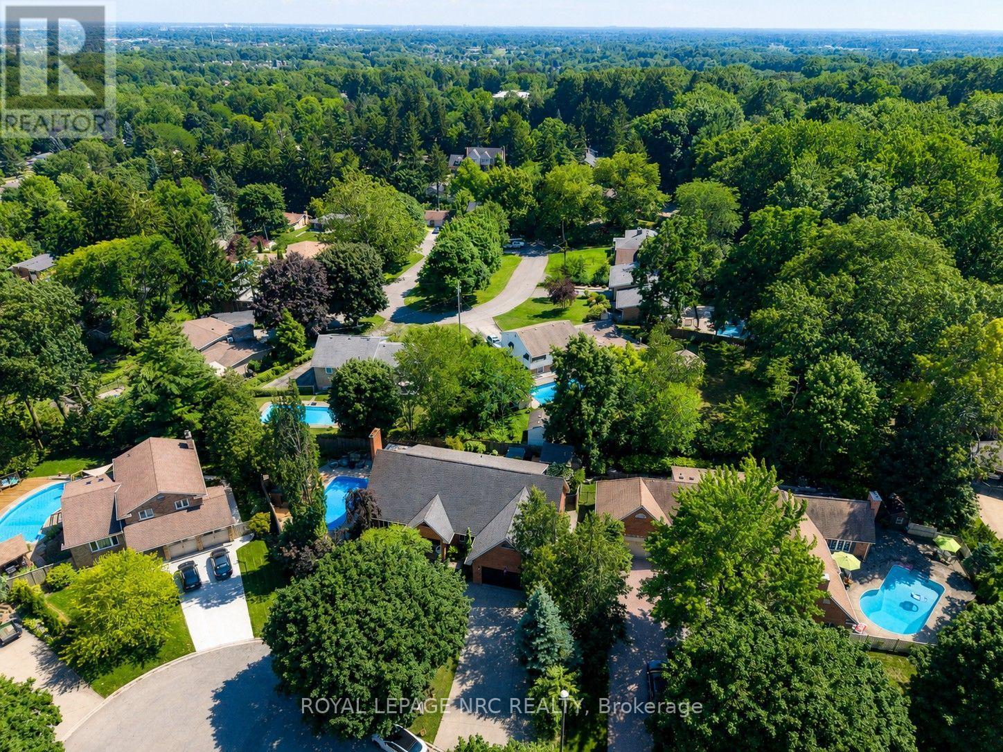 












15 PETRONELLA PARKWAY

,
Pelham (Fonthill),




Ontario
L0S1E0

