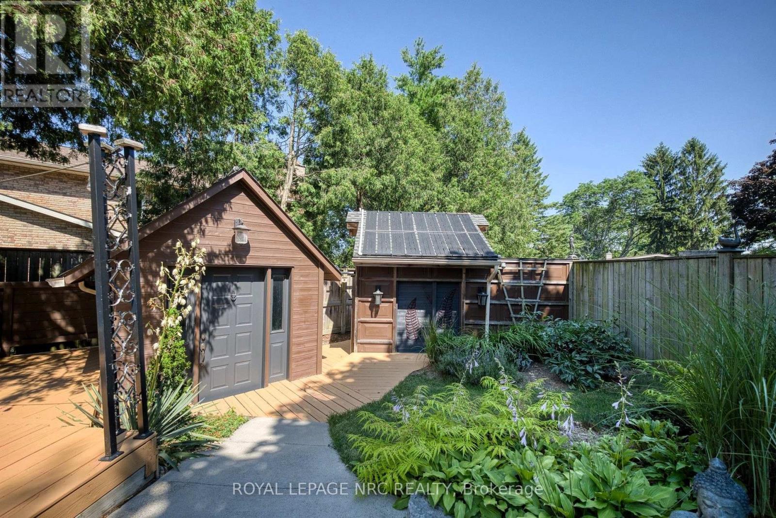 












15 PETRONELLA PARKWAY

,
Pelham (Fonthill),




Ontario
L0S1E0

