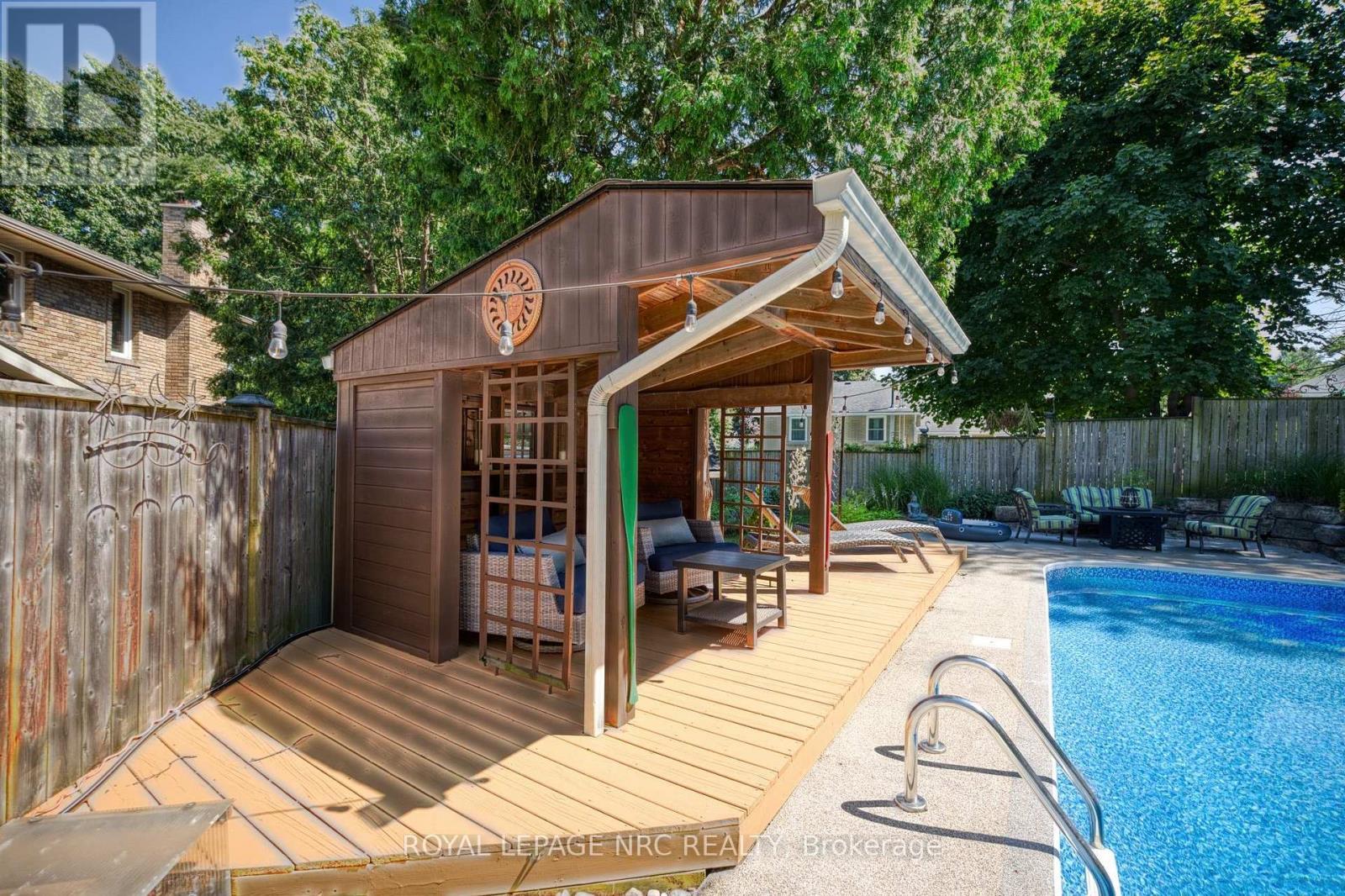 












15 PETRONELLA PARKWAY

,
Pelham (Fonthill),




Ontario
L0S1E0

