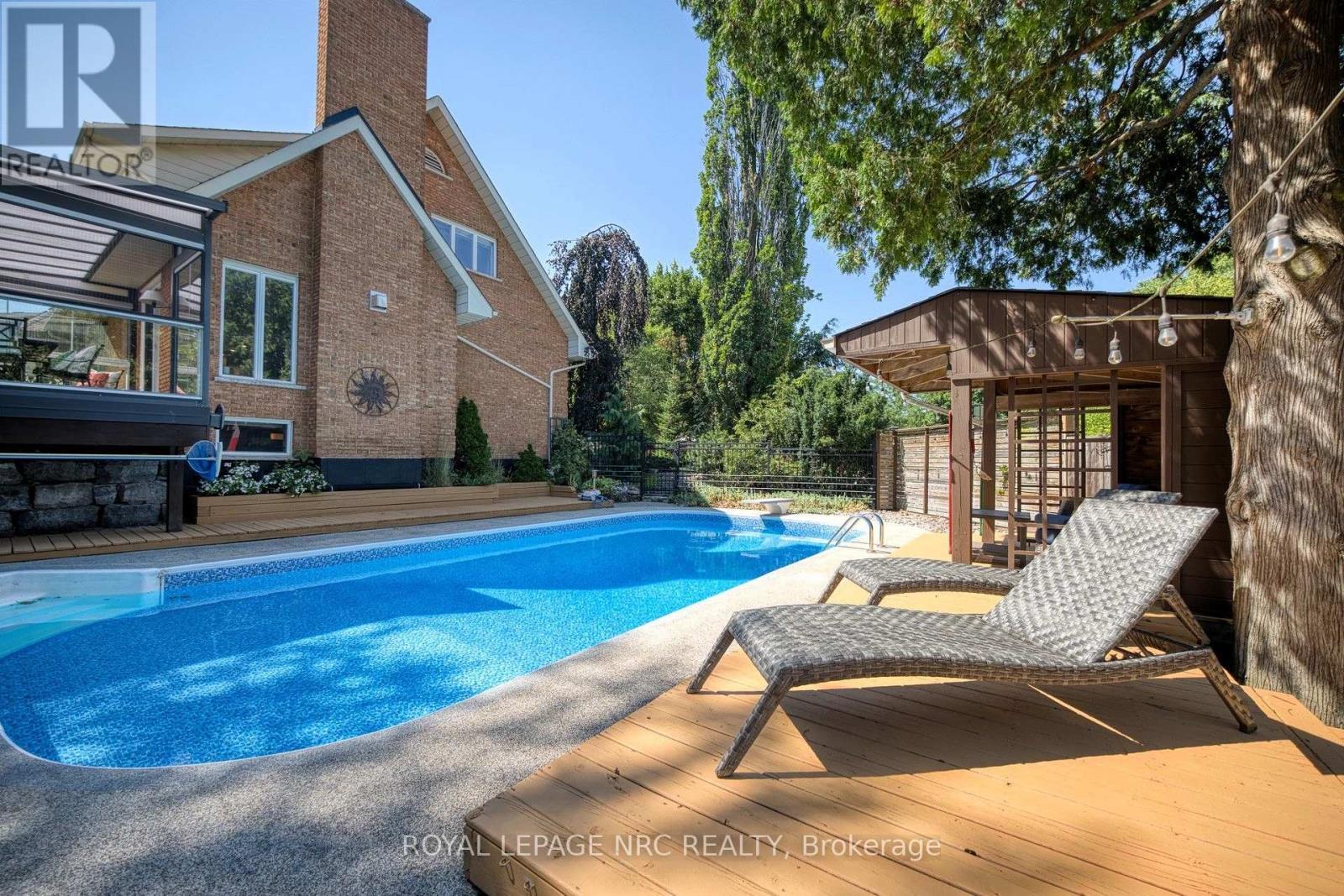 












15 PETRONELLA PARKWAY

,
Pelham (Fonthill),




Ontario
L0S1E0

