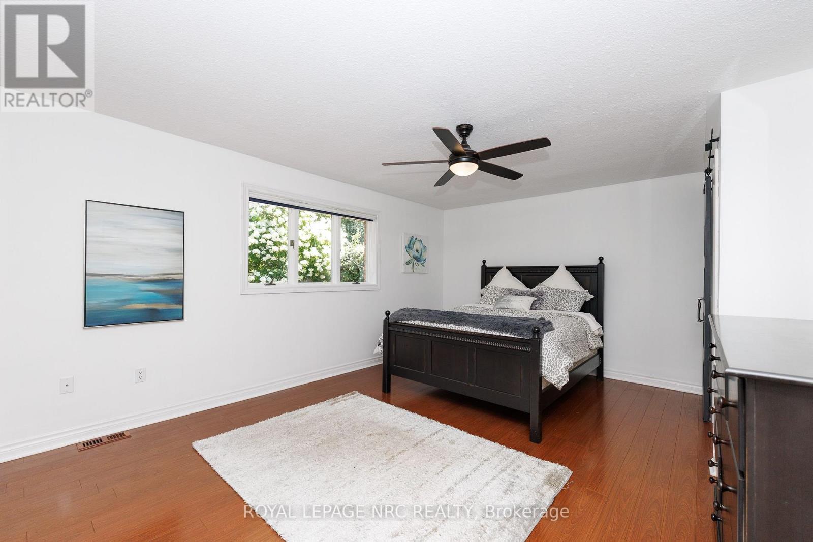 












15 PETRONELLA PARKWAY

,
Pelham (Fonthill),




Ontario
L0S1E0

