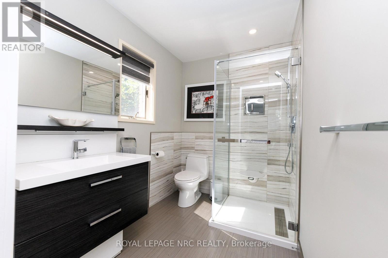 












15 PETRONELLA PARKWAY

,
Pelham (Fonthill),




Ontario
L0S1E0

