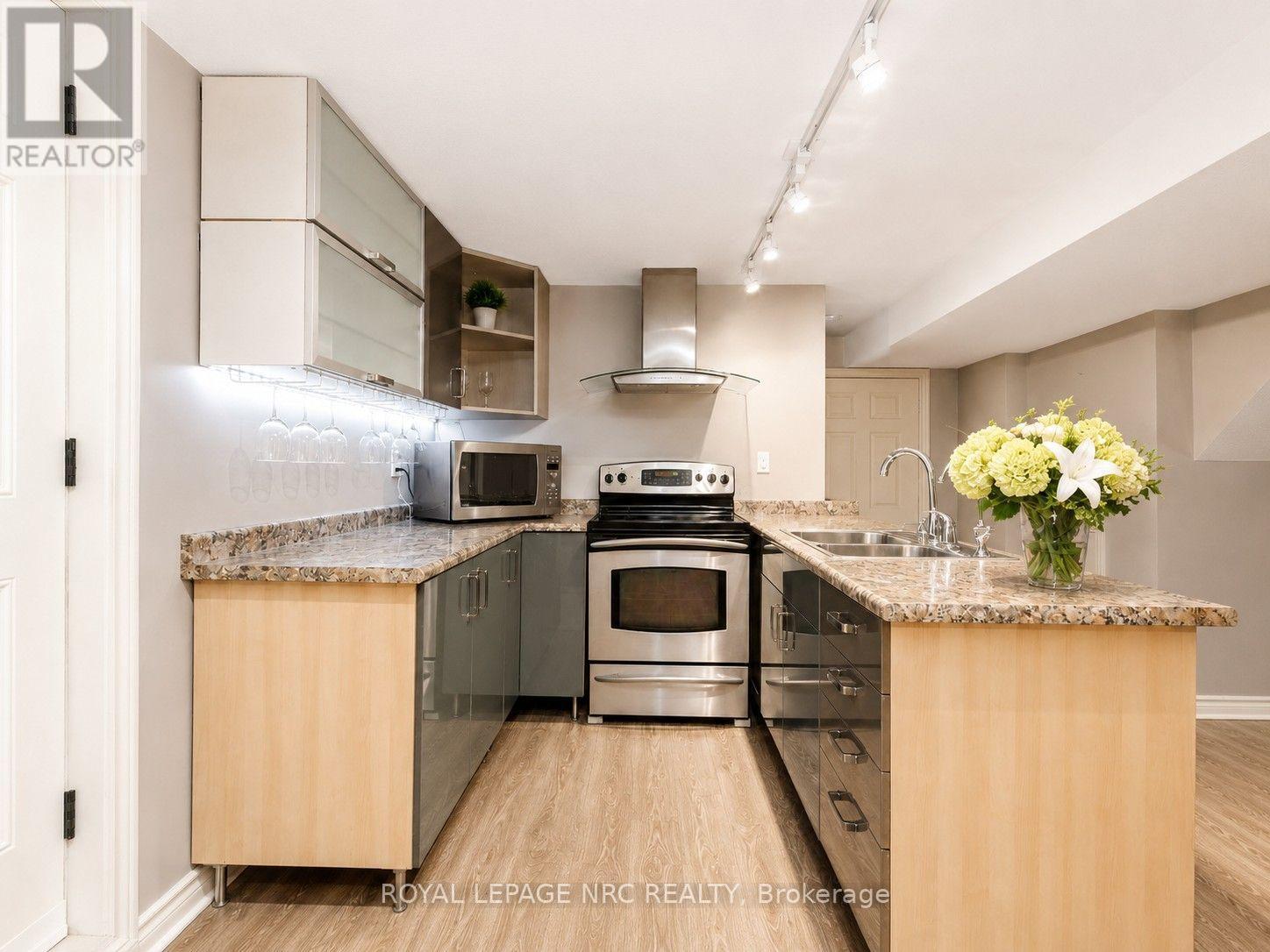 












15 PETRONELLA PARKWAY

,
Pelham (Fonthill),




Ontario
L0S1E0

