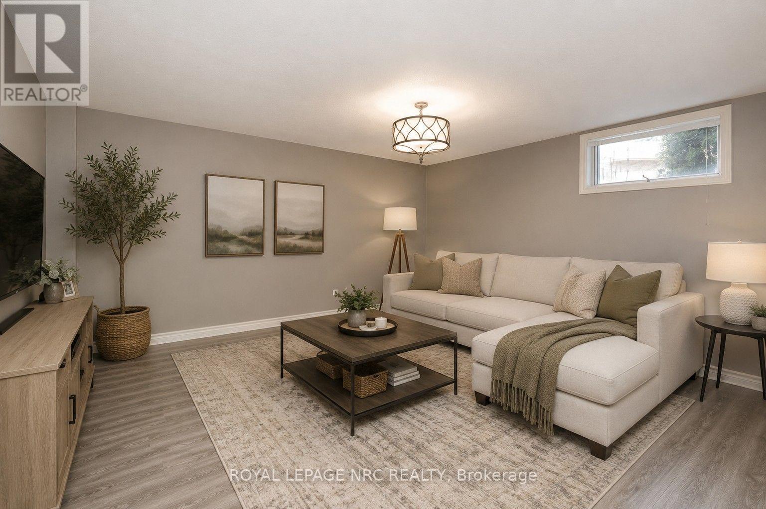 












15 PETRONELLA PARKWAY

,
Pelham (Fonthill),




Ontario
L0S1E0


