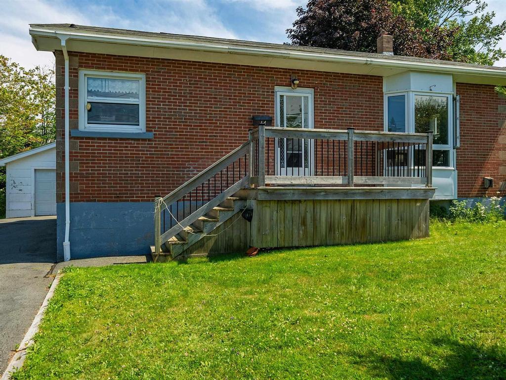 












14 Birchfield Crescent

,
Spryfield,




NS
B3R 2E7

