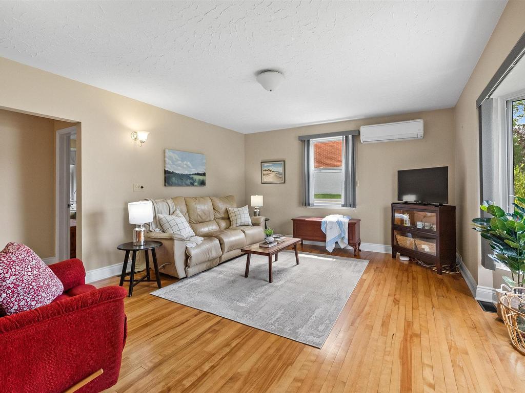 












14 Birchfield Crescent

,
Spryfield,




NS
B3R 2E7

