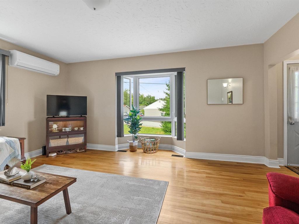 












14 Birchfield Crescent

,
Spryfield,




NS
B3R 2E7

