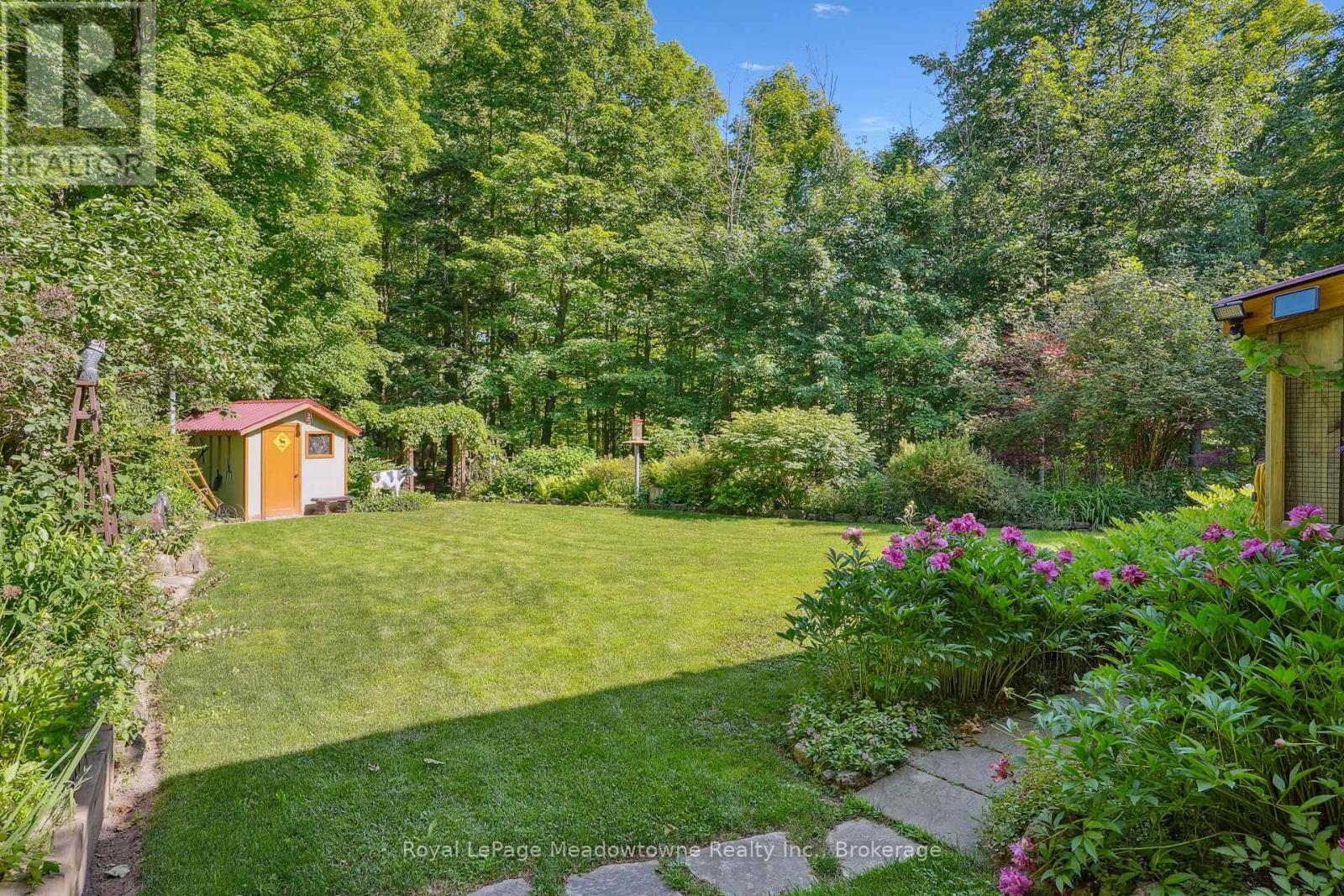 












9878 15 SIDE ROAD

,
Halton Hills (ES Rural Esquesing),




Ontario
L9T2X9

