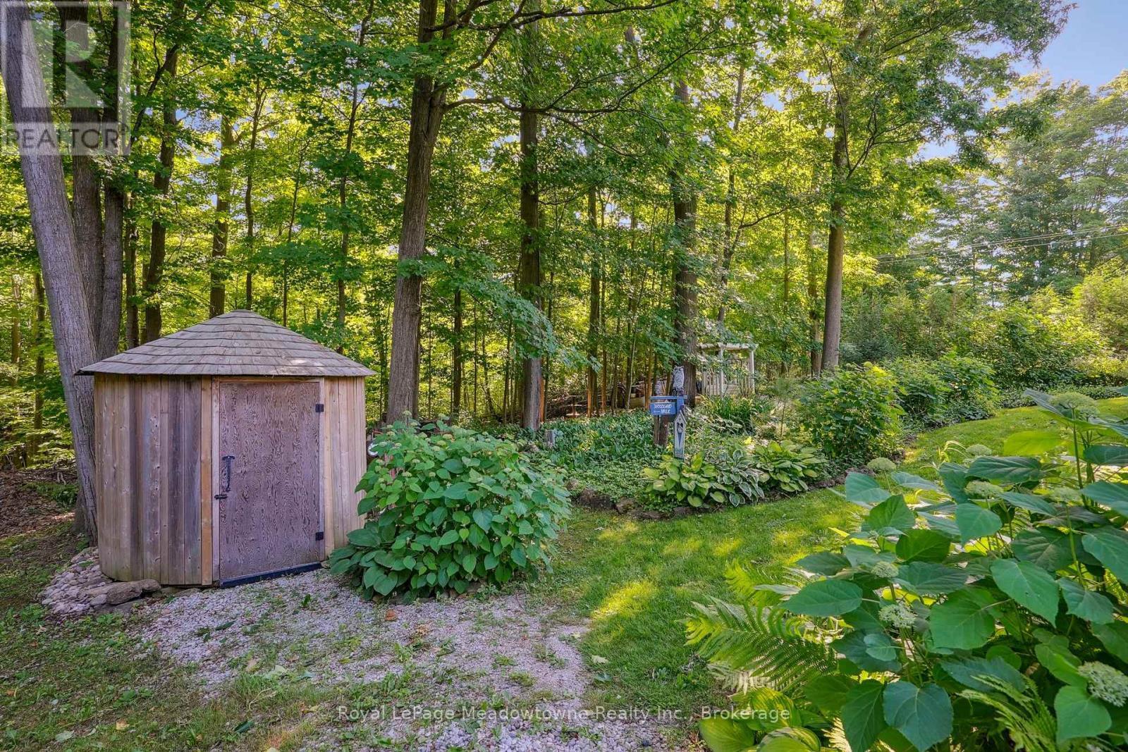 












9878 15 SIDE ROAD

,
Halton Hills (ES Rural Esquesing),




Ontario
L9T2X9

