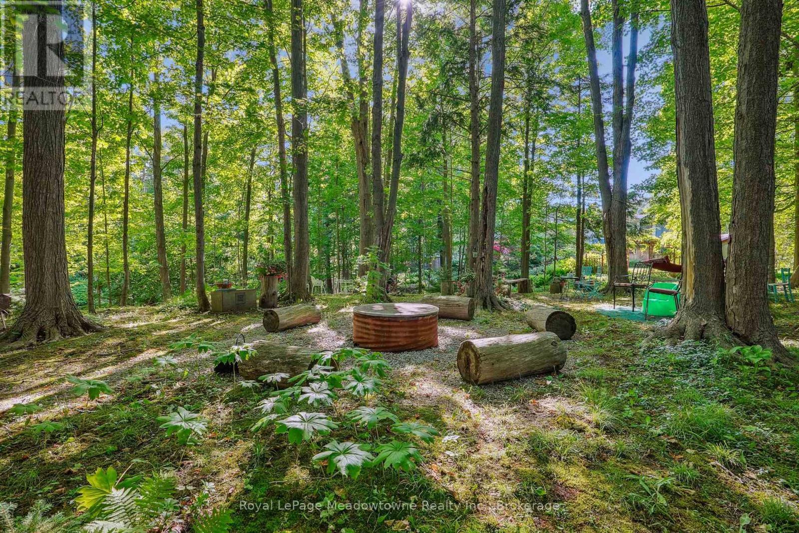 












9878 15 SIDE ROAD

,
Halton Hills (ES Rural Esquesing),




Ontario
L9T2X9

