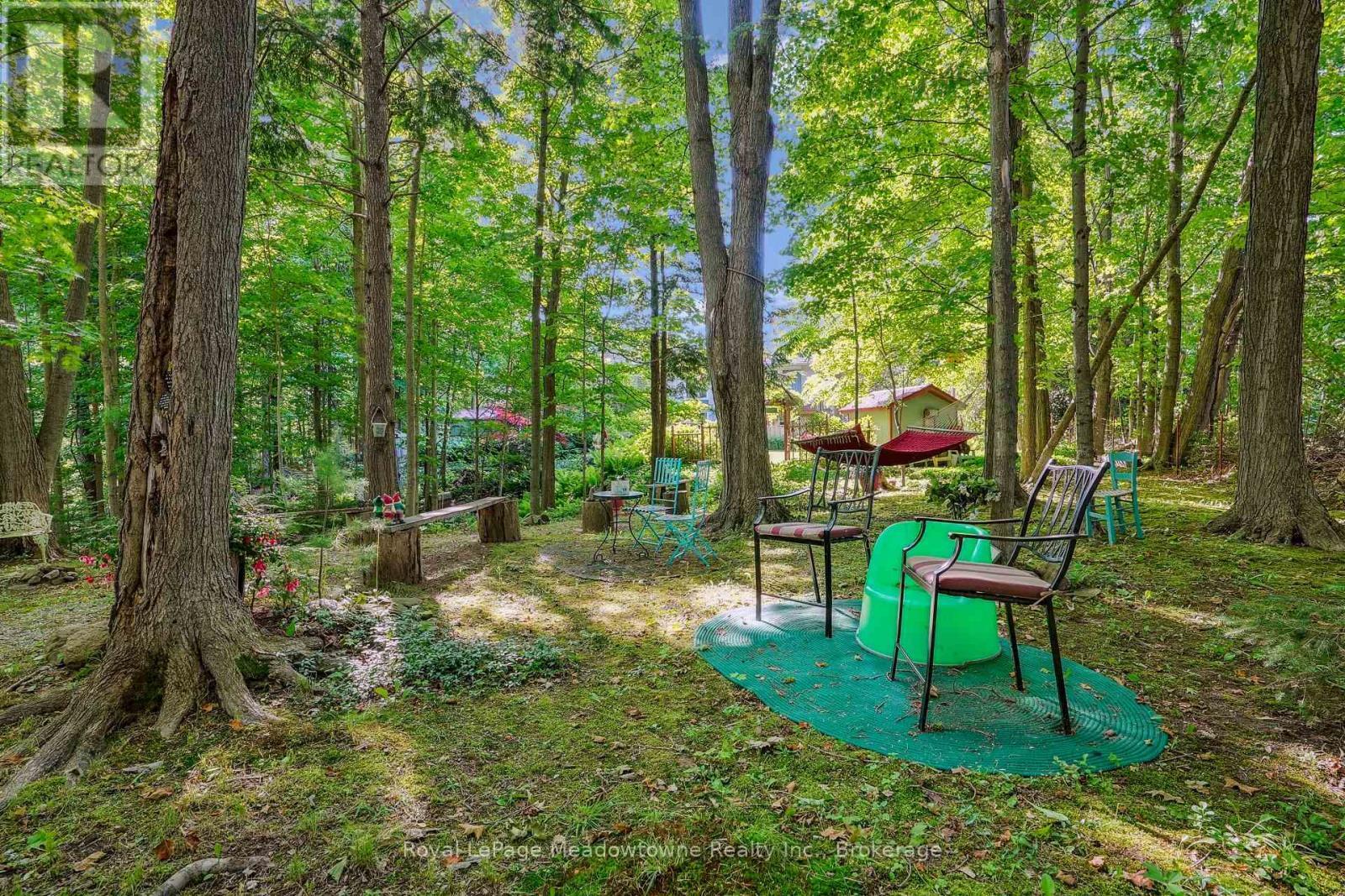 












9878 15 SIDE ROAD

,
Halton Hills (ES Rural Esquesing),




Ontario
L9T2X9

