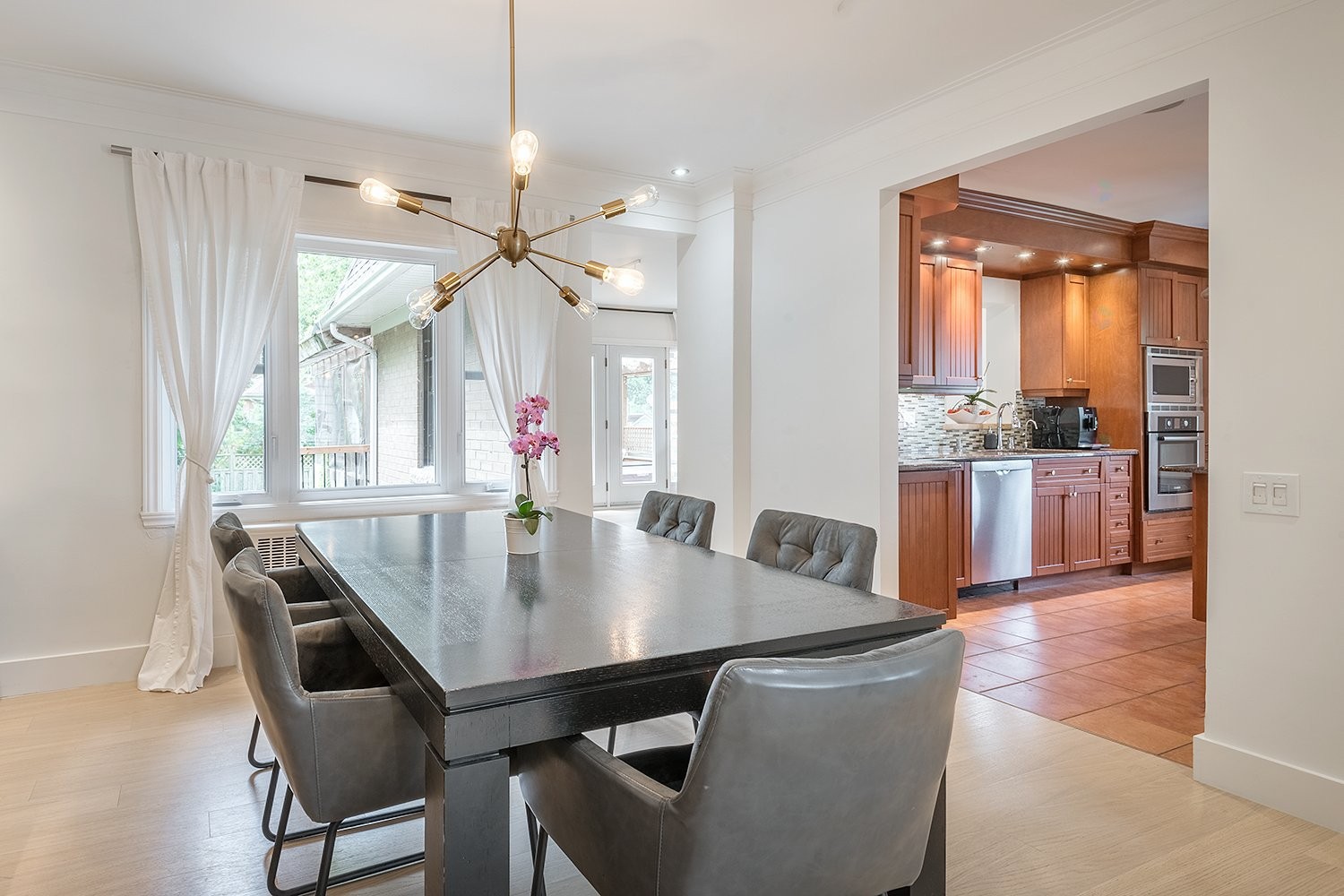 









355


Av. Edison

,
Saint-Lambert,




QC
J4R2P8

