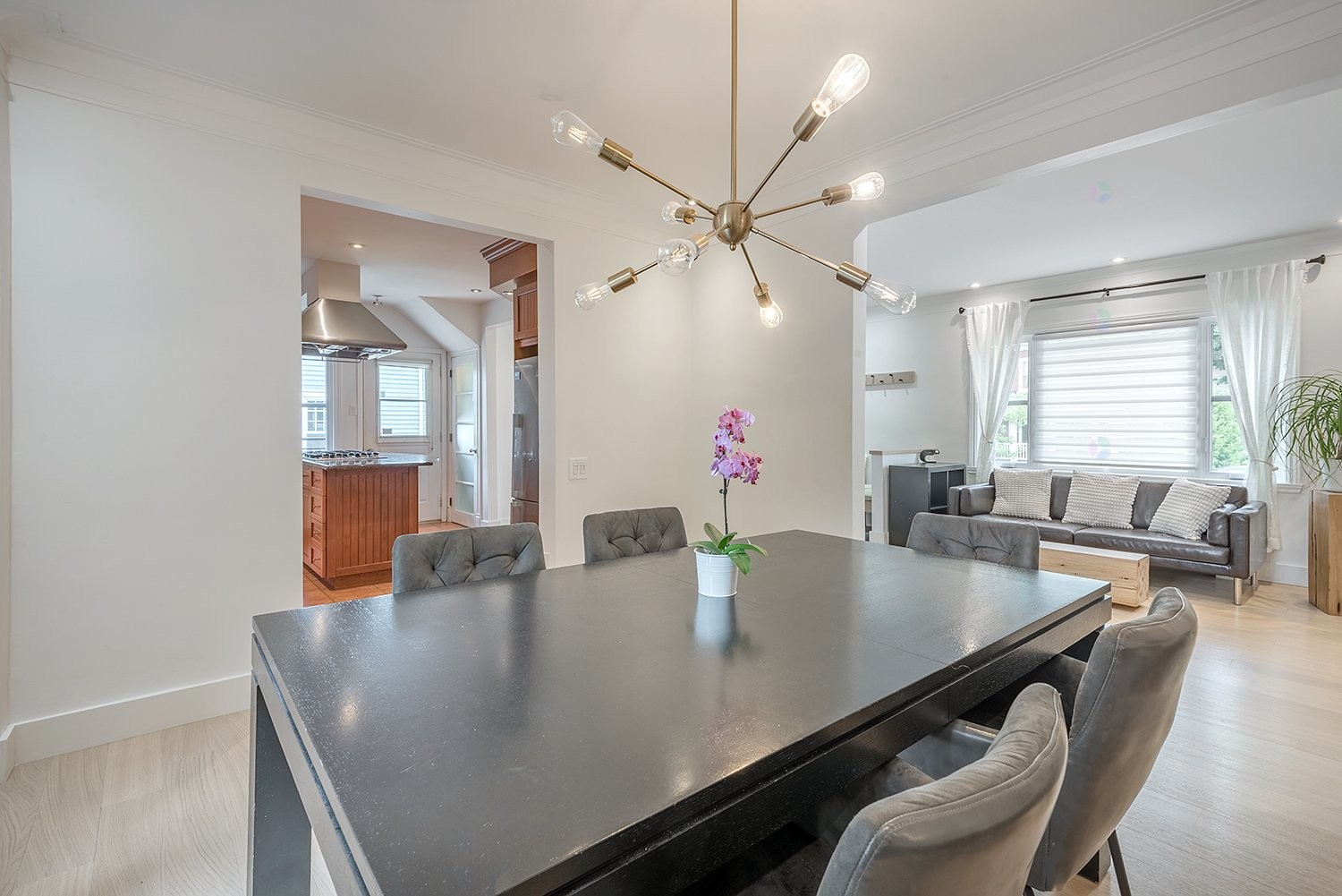 









355


Av. Edison

,
Saint-Lambert,




QC
J4R2P8

