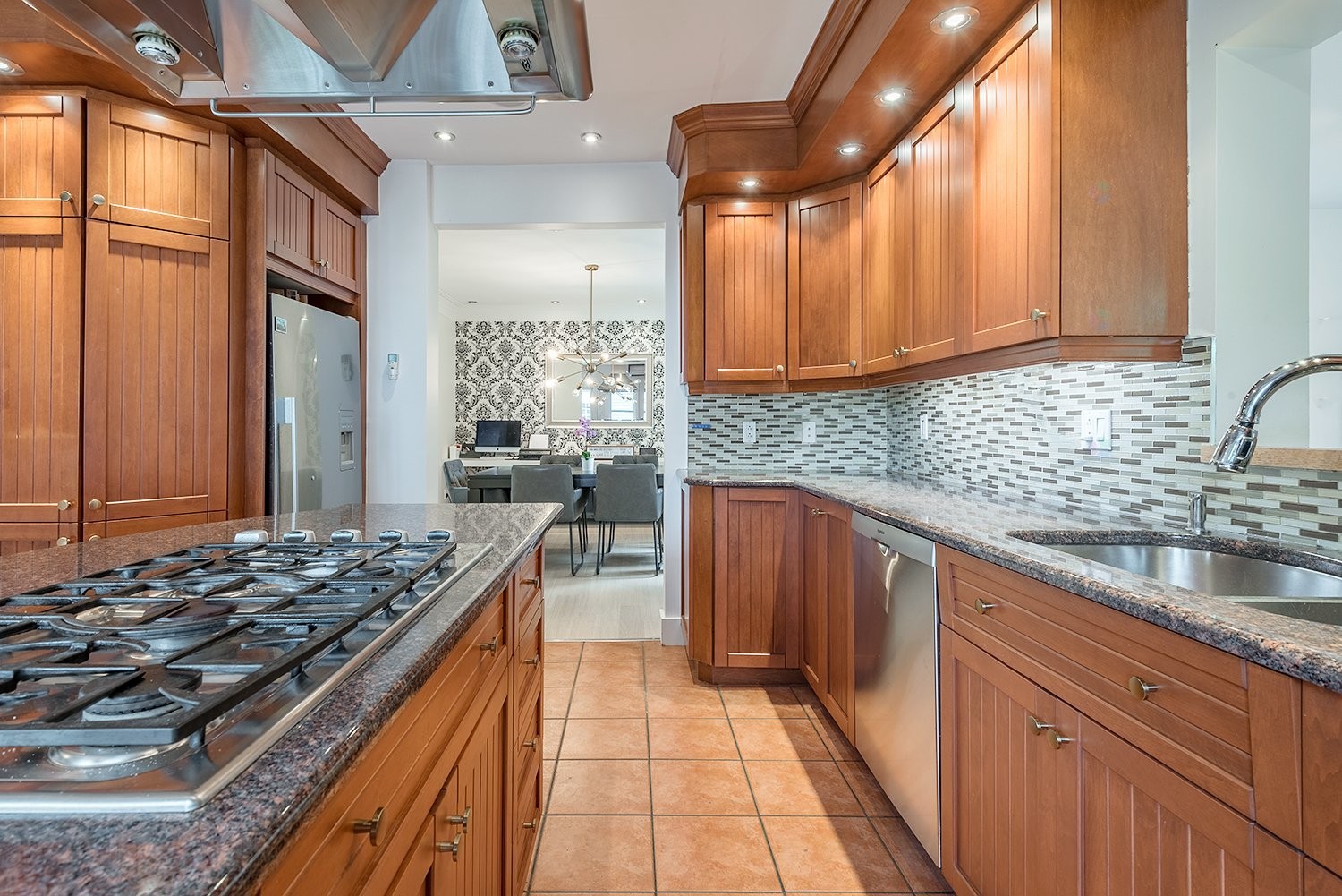 









355


Av. Edison

,
Saint-Lambert,




QC
J4R2P8

