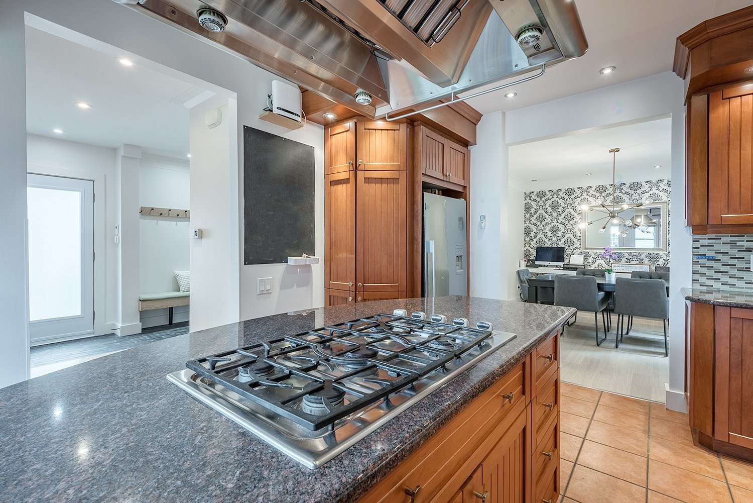









355


Av. Edison

,
Saint-Lambert,




QC
J4R2P8

