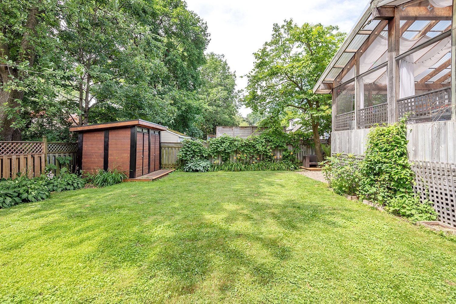 









355


Av. Edison

,
Saint-Lambert,




QC
J4R2P8

