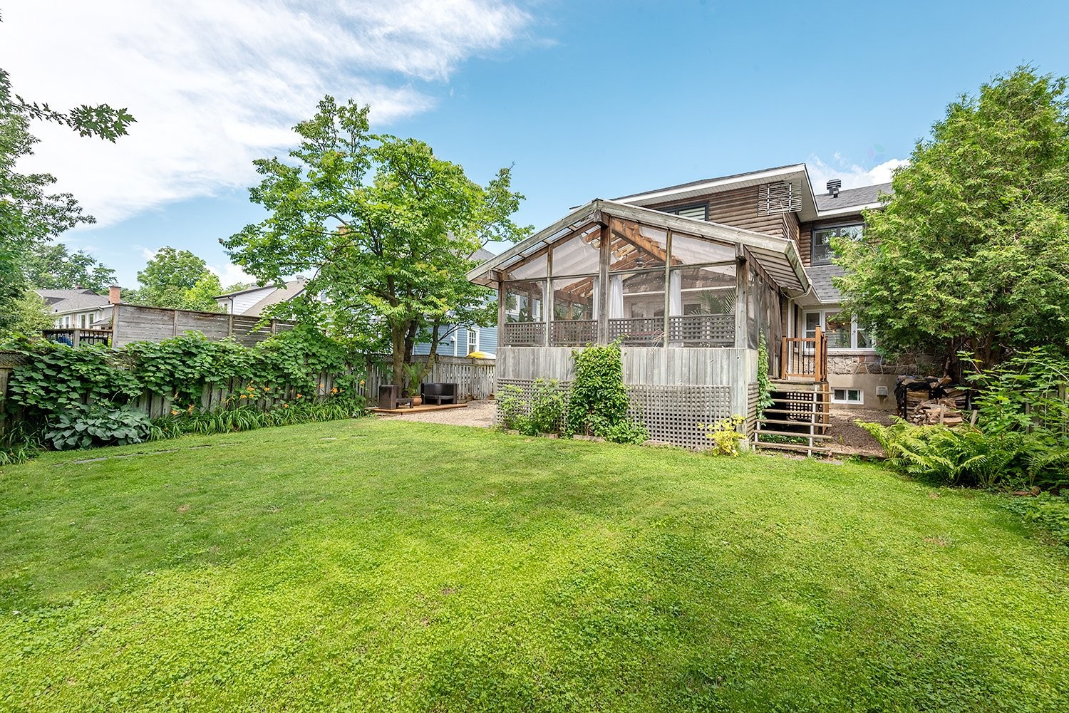 









355


Av. Edison

,
Saint-Lambert,




QC
J4R2P8

