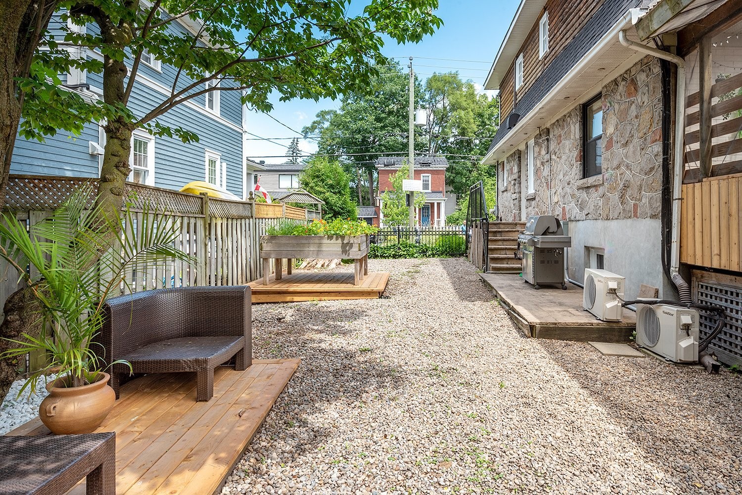 









355


Av. Edison

,
Saint-Lambert,




QC
J4R2P8

