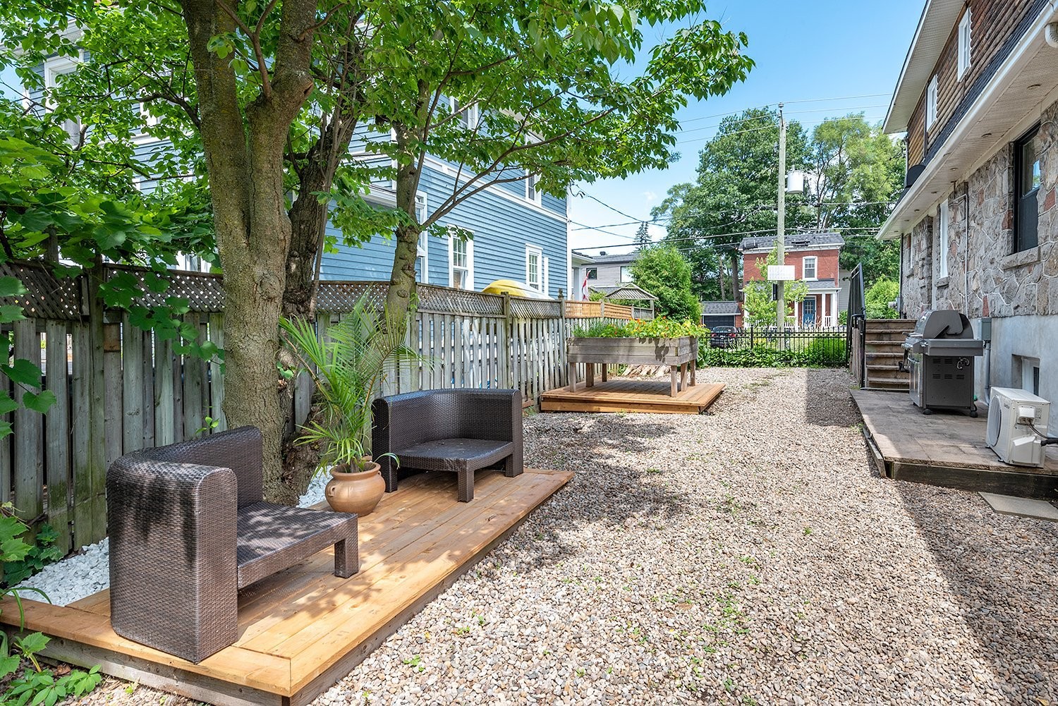 









355


Av. Edison

,
Saint-Lambert,




QC
J4R2P8

