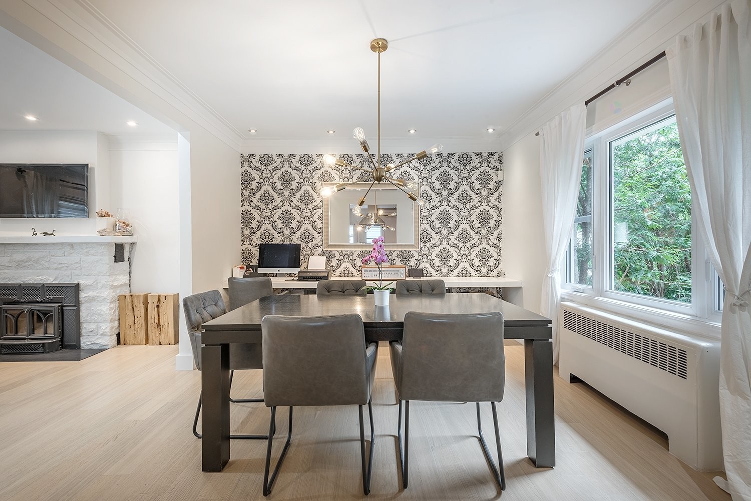 









355


Av. Edison

,
Saint-Lambert,




QC
J4R2P8

