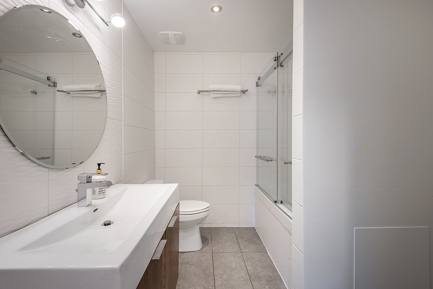 









355


Av. Edison

,
Saint-Lambert,




QC
J4R2P8

