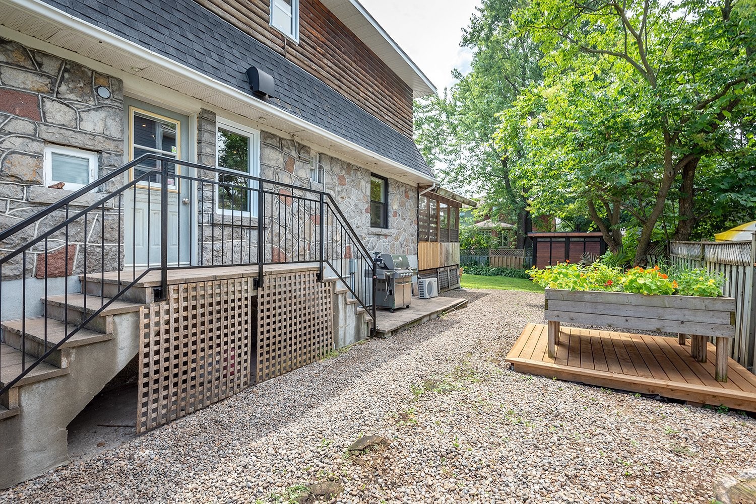 









355


Av. Edison

,
Saint-Lambert,




QC
J4R2P8

