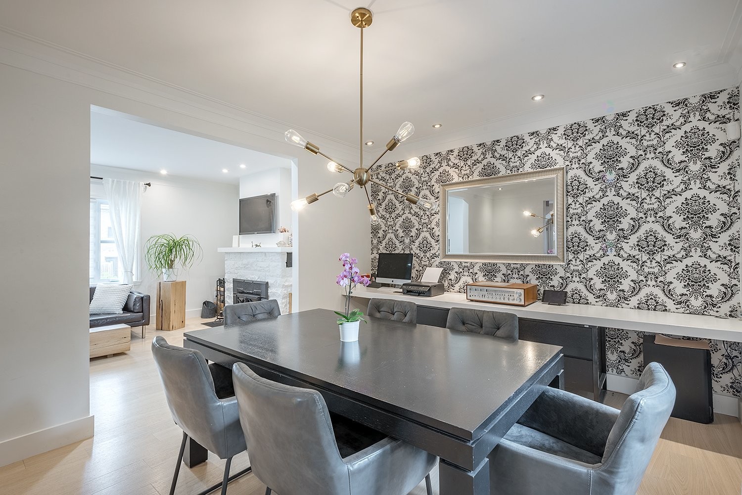 









355


Av. Edison

,
Saint-Lambert,




QC
J4R2P8

