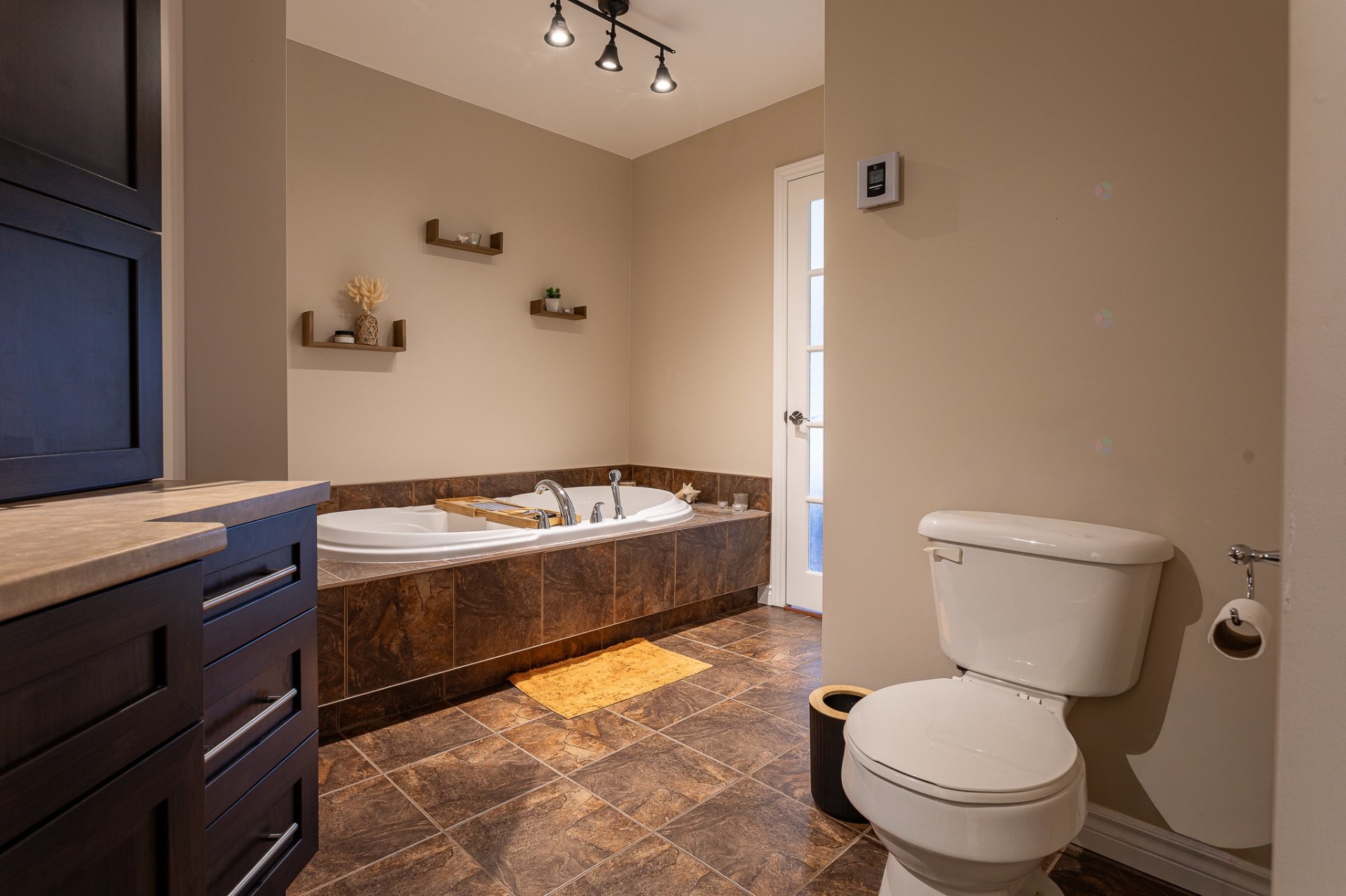 









17930


Rue Beaupré

, 6,
Bécancour,




QC
G9H0B8

