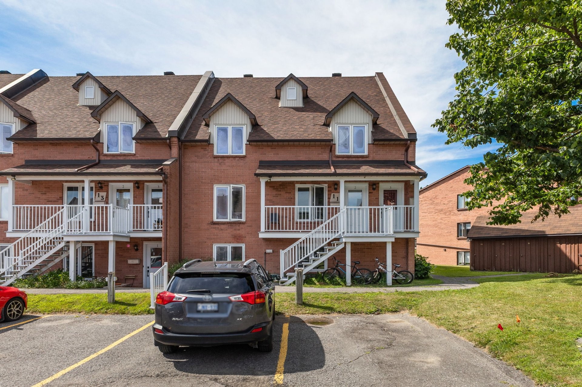 









11


Rue de la Falaise

, 1,
Gatineau (Hull),




QC
J8Z3H5

