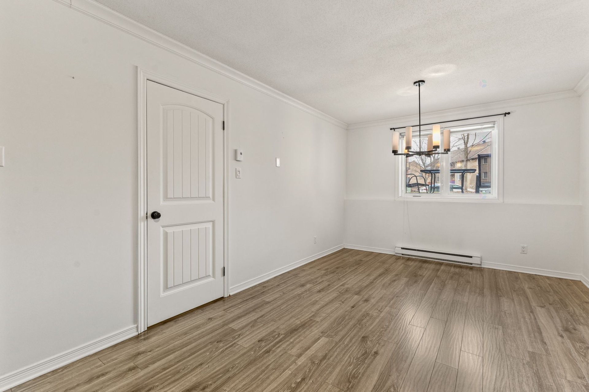 









11


Rue de la Falaise

, 1,
Gatineau (Hull),




QC
J8Z3H5

