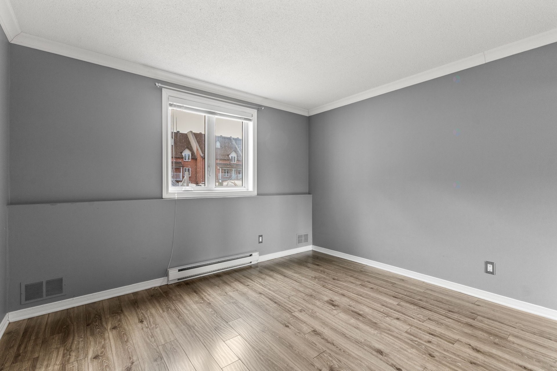 









11


Rue de la Falaise

, 1,
Gatineau (Hull),




QC
J8Z3H5


