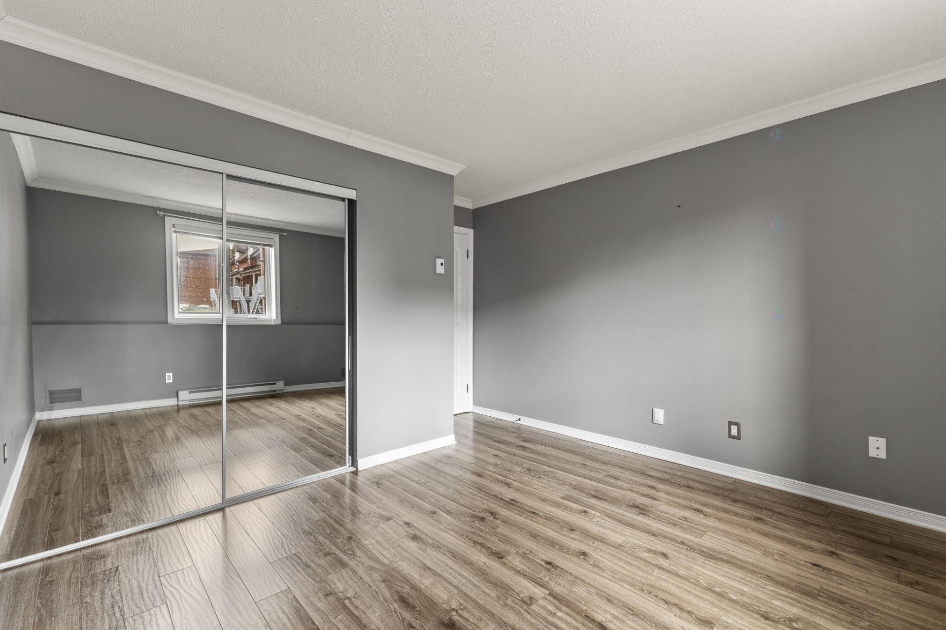 









11


Rue de la Falaise

, 1,
Gatineau (Hull),




QC
J8Z3H5

