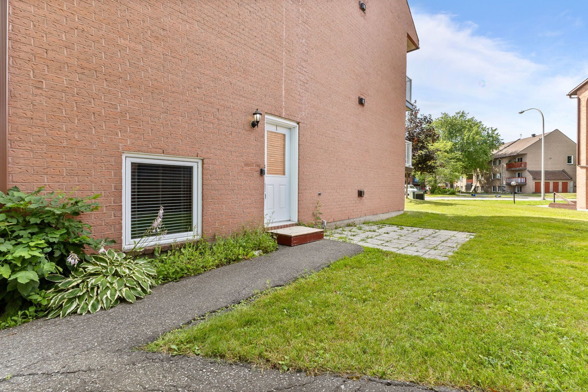 









11


Rue de la Falaise

, 1,
Gatineau (Hull),




QC
J8Z3H5

