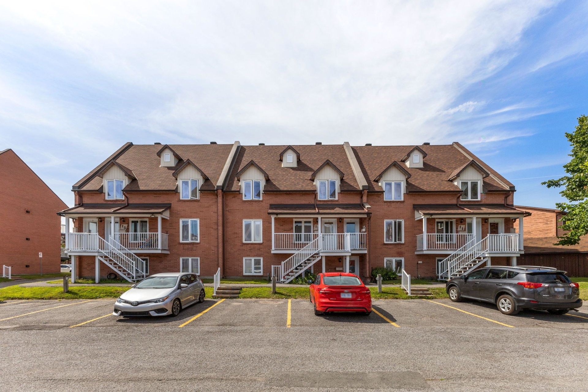 









11


Rue de la Falaise

, 1,
Gatineau (Hull),




QC
J8Z3H5

